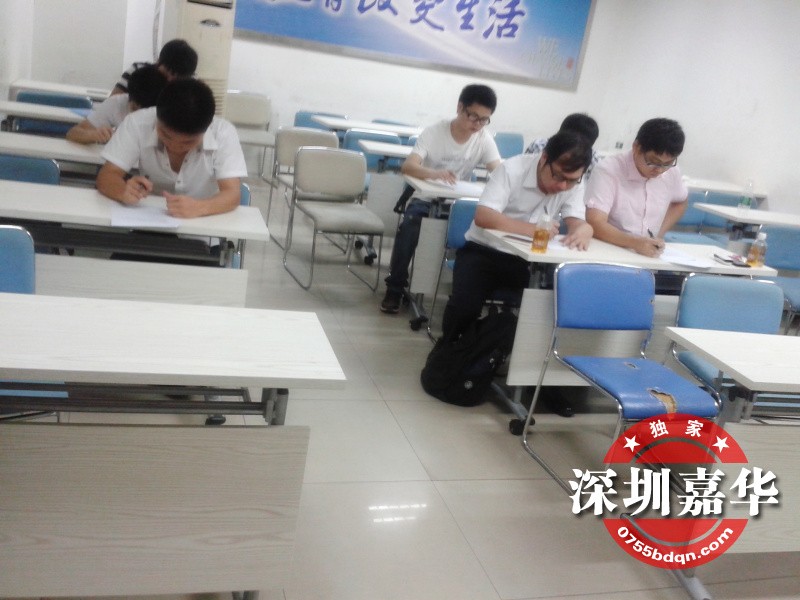 唯眾科技到我?，F場招聘IT人才