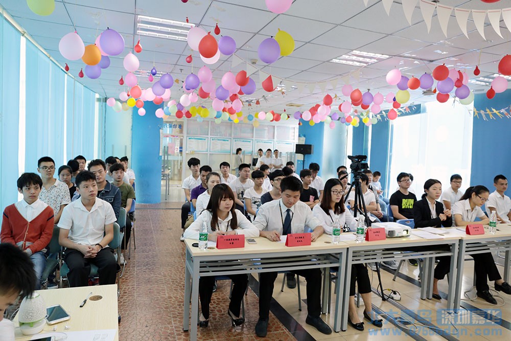 祝賀北大青鳥嘉華學校超級演說家總決賽圓滿成功
