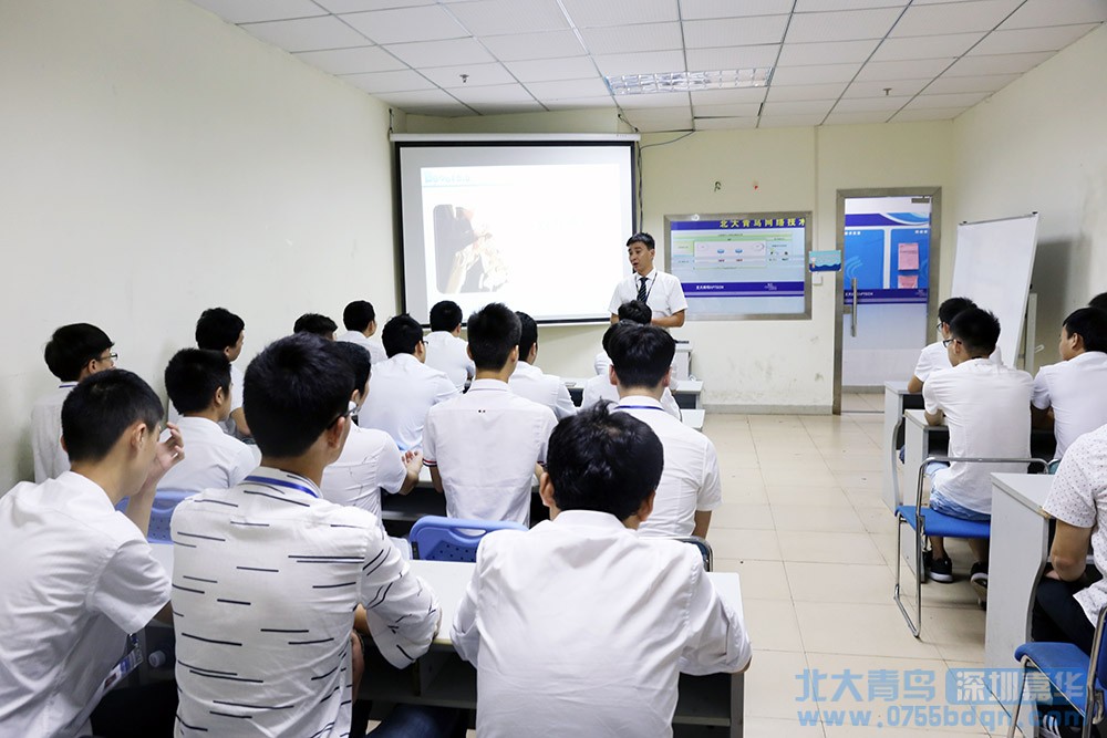 深圳嘉華學校BENET網絡工程專業BT128班開學啦