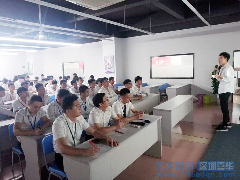 在廣東梅州市北大青鳥的學校學UI可以做什么工作
